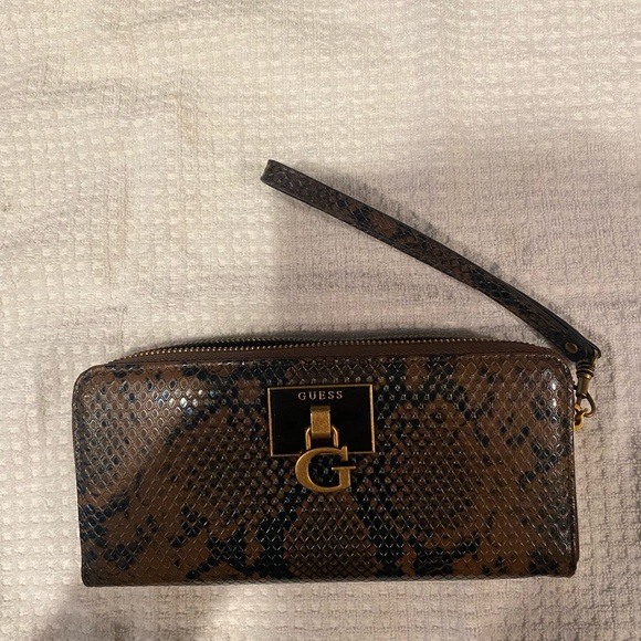 Guess Faux Python  Leather Satchel with matching wallet - Picture 11 of 16
